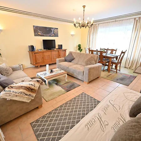 Paradiso Daire Kelberg